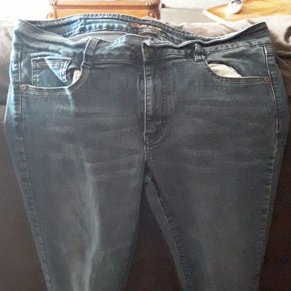 Jeans - Picture 3 of 4